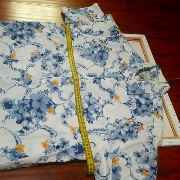 Quiksilver, Size - L, Color - White with blue and yellow flower pattern - Picture 10 of 10